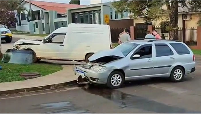 Laranjeiras - Duas mulheres ficam feridas em acidente no bairro Jaboticabal 